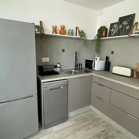 Apartament Apartamerica Garden - 150 Metres From The *